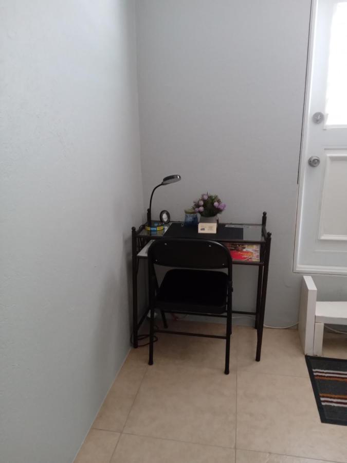 Michand Guest Apartments- Cozy One Or Two Bedroom- 5 Walk Minutes From Airport 10 Mins Drive To Oistins Or Beach Christ Church Exteriör bild
