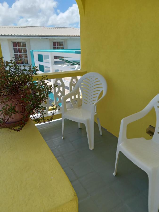Michand Guest Apartments- Cozy One Or Two Bedroom- 5 Walk Minutes From Airport 10 Mins Drive To Oistins Or Beach Christ Church Exteriör bild
