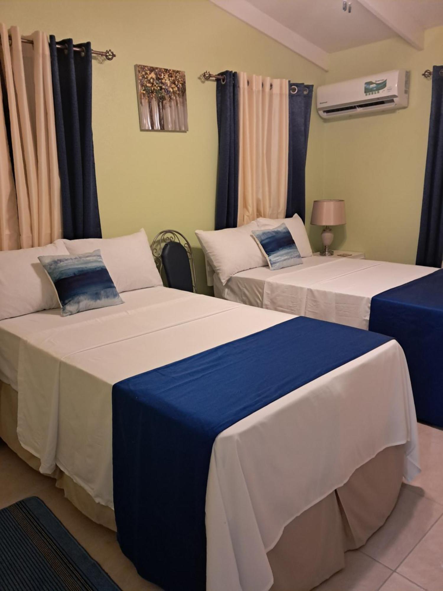 Michand Guest Apartments- Cozy One Or Two Bedroom- 5 Walk Minutes From Airport 10 Mins Drive To Oistins Or Beach Christ Church Exteriör bild