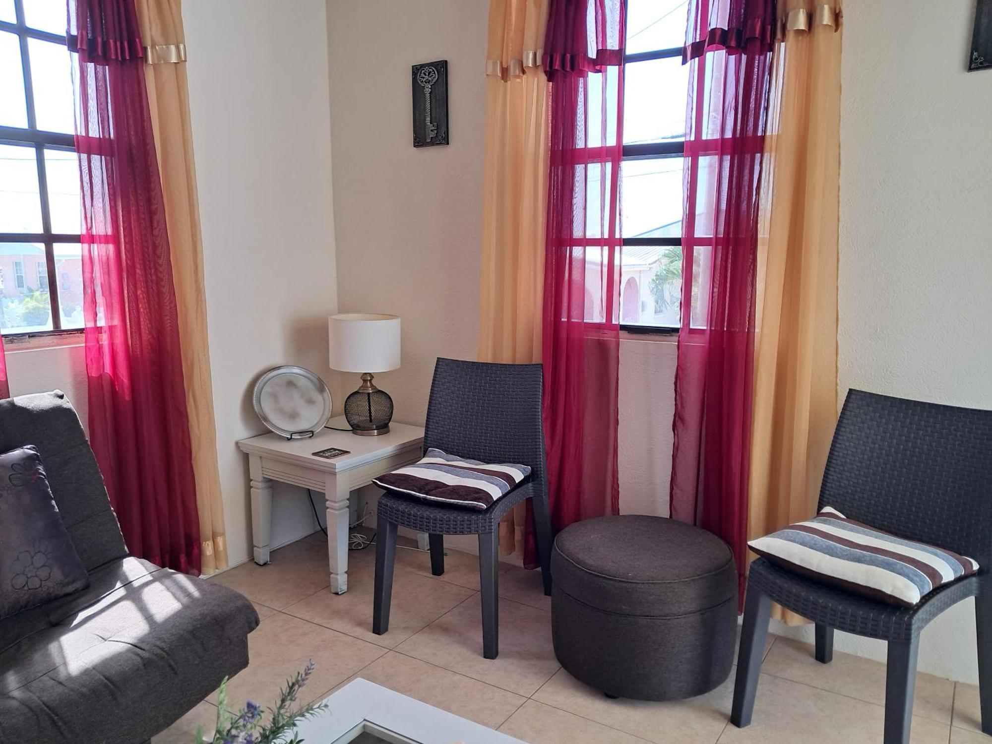 Michand Guest Apartments- Cozy One Or Two Bedroom- 5 Walk Minutes From Airport 10 Mins Drive To Oistins Or Beach Christ Church Exteriör bild